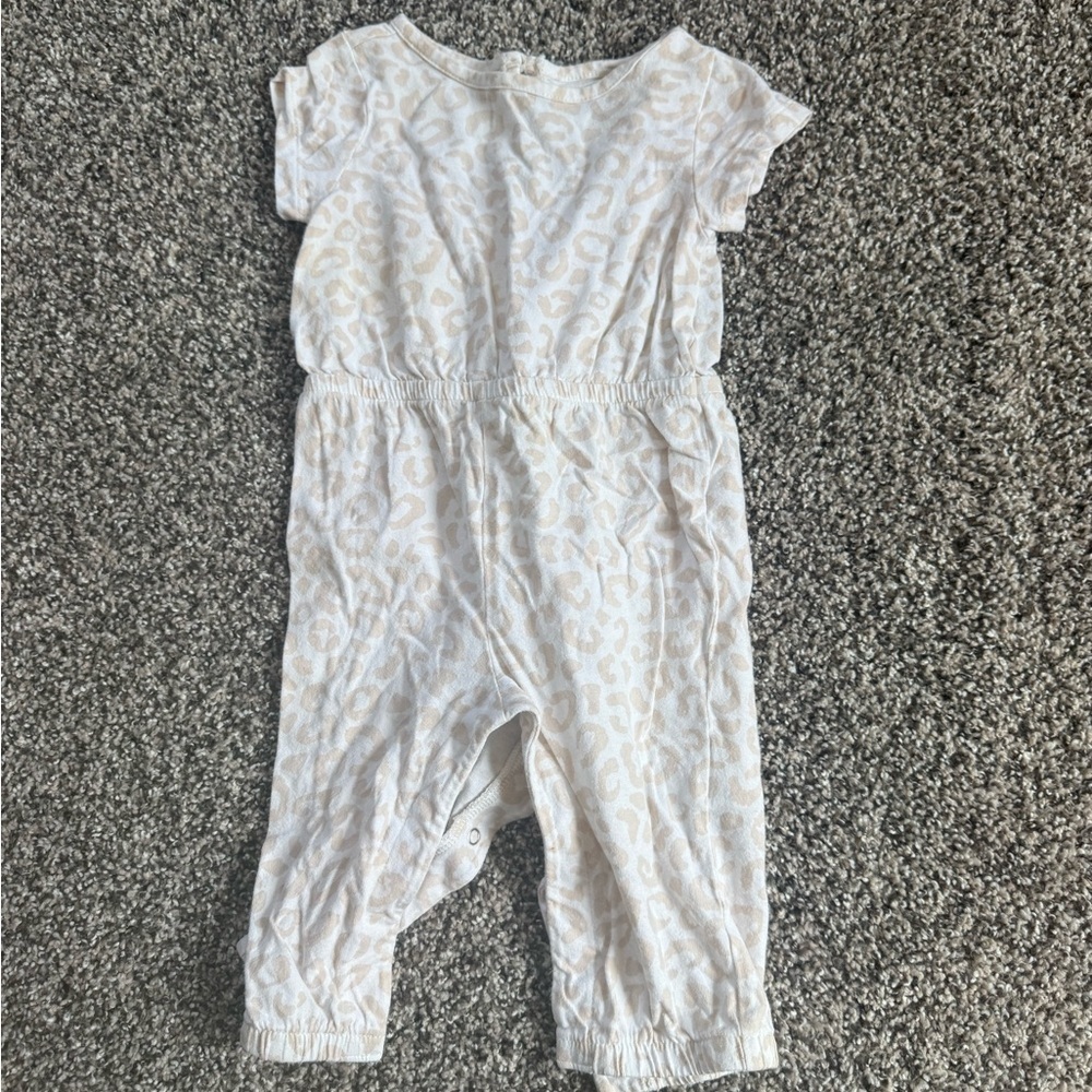 Old Navy White and Light Tan Leopard Print Romper 100% Cotton 6-12 Months